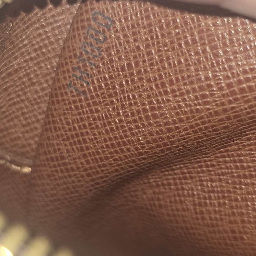 Louis Vuitton Brown Monogram Canvas Crossbody Bag with Tan Trim comes with COA - Picture 15 of 16